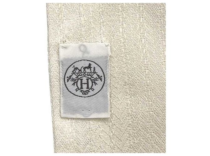 Chal de cachemira y seda Hermès Blanco Beige - vista 6