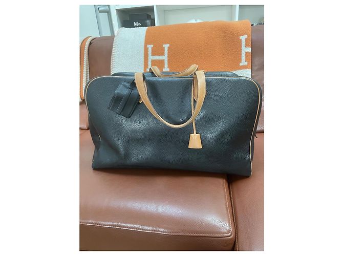 Borsa da viaggio Hermès Victoria 50 in pelle nero camel Cammello - vista 2