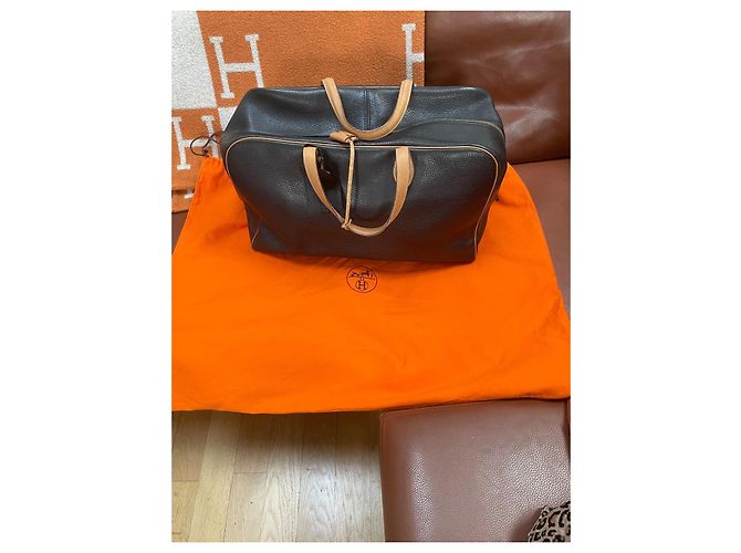 Borsa da viaggio Hermès Victoria 50 in pelle nero camel Cammello - vista 3