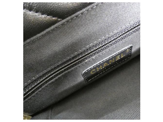 Borsa a spalla in agnello nero Chanel AS3502 - vista 9