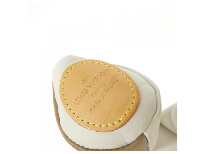 Ours en peluche Doudou Louis Vuitton Marron Blanc Beige - vue 4