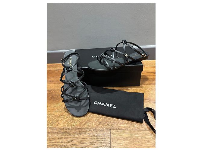 Sandali piccoli in pelle nera Camelia di Chanel 39 Nero - vista 10