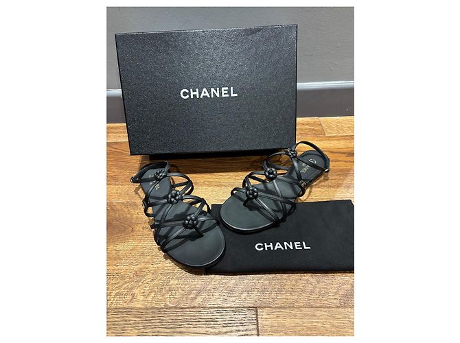 Sandali piccoli in pelle nera Camelia di Chanel 39 Nero - vista 5