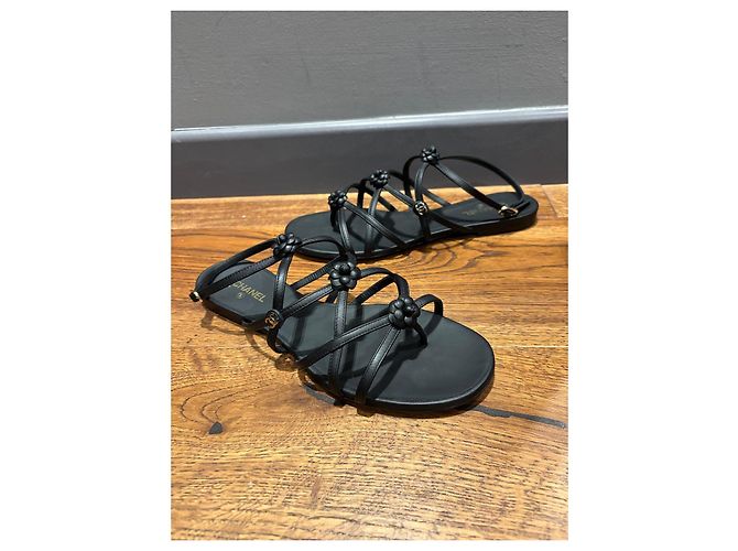 Sandali piccoli in pelle nera Camelia di Chanel 39 Nero - vista 8