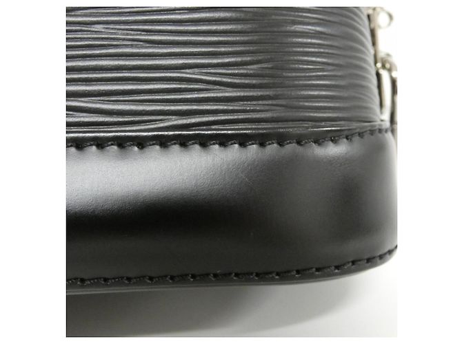 Borsa Alma BB in Epi di Louis Vuitton Nero - vista 5