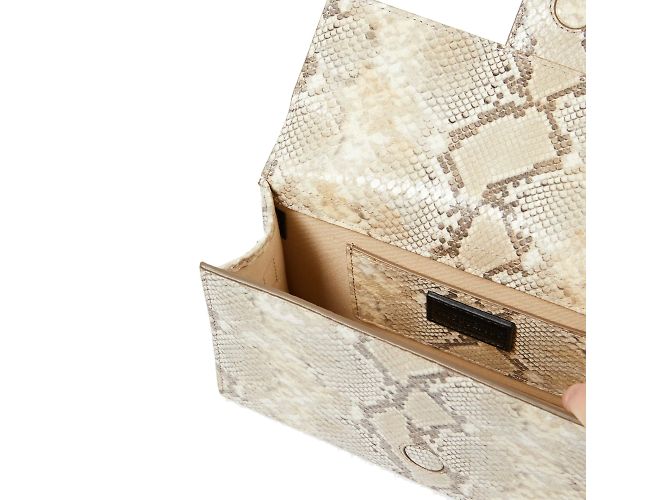 Jacquemus Le Grand Bambino Bolsa com Aba em Pele de Python Bege - vista 3