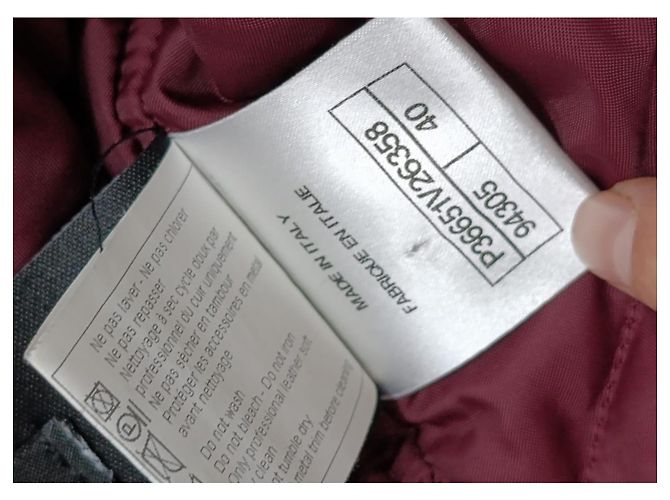 Increíble Chaqueta Bomber con Capucha de la Colección Deportiva Rara de Chanel Negro - vista 10