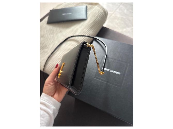 Saint Laurent Cassandre piccola borsa a mano in pelle nera Nero - vista 8