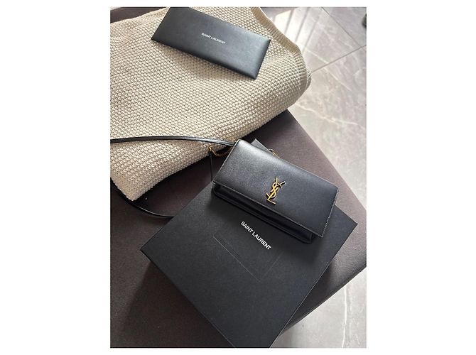 Saint Laurent Cassandre piccola borsa a mano in pelle nera Nero - vista 9