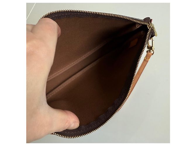Louis Vuitton Pochette Accessoires Monogram Marrone - vista 17