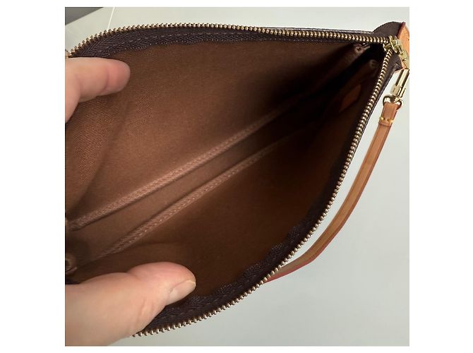 Louis Vuitton Pochette Accessoires Monogram Marrone - vista 18