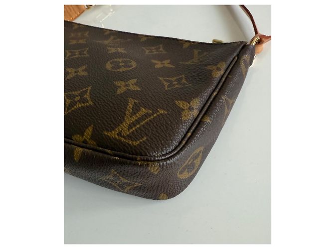 Louis Vuitton Pochette Accessoires Monogram Marrone - vista 7