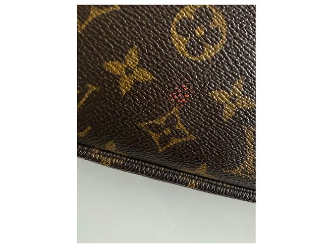 Louis Vuitton Pochette Accessoires Monogram Marrone - vista 9