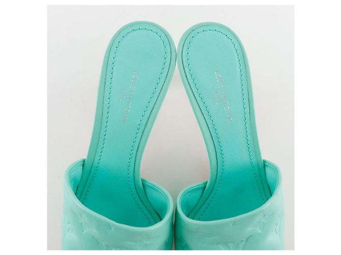 Louis Vuitton Revival Monogram Prägung Leder Sandalen Blau Hellblau - Ansicht 5