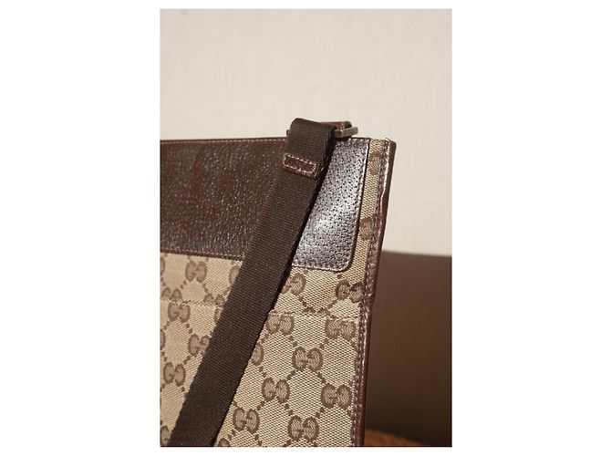 Borsa a tracolla Gucci GG in tela e pelle Marrone chiaro Marrone scuro - vista 2