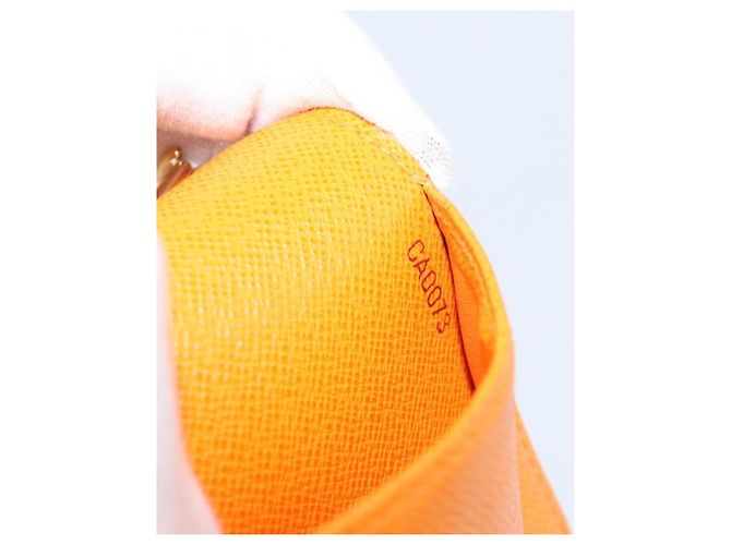 Cubierta de agenda Louis Vuitton en cuero Epi PM Naranja - vista 7