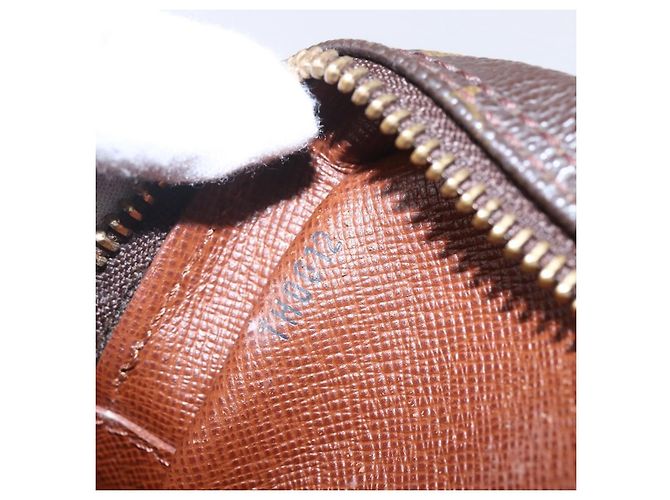 Borsa Amazone Louis Vuitton in tela Monogram Mini Marrone - vista 7