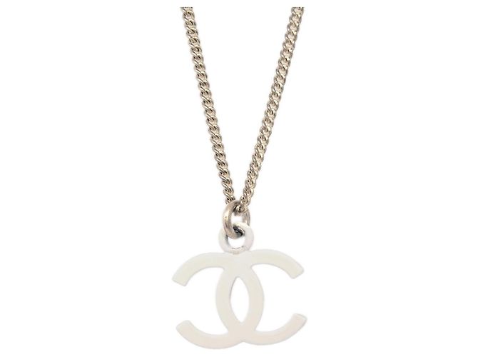Lange Halskette aus Metall mit vintage CC-Anhänger von Chanel Silber - Ansicht 2