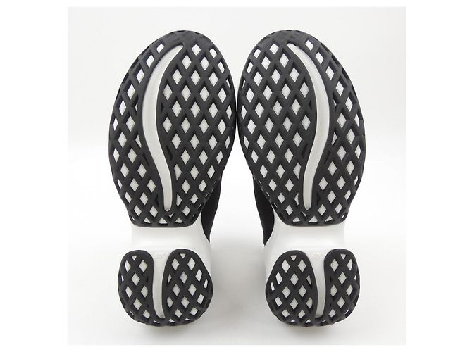 Sneakers Viv Run di Roger Vivier Nero - vista 4