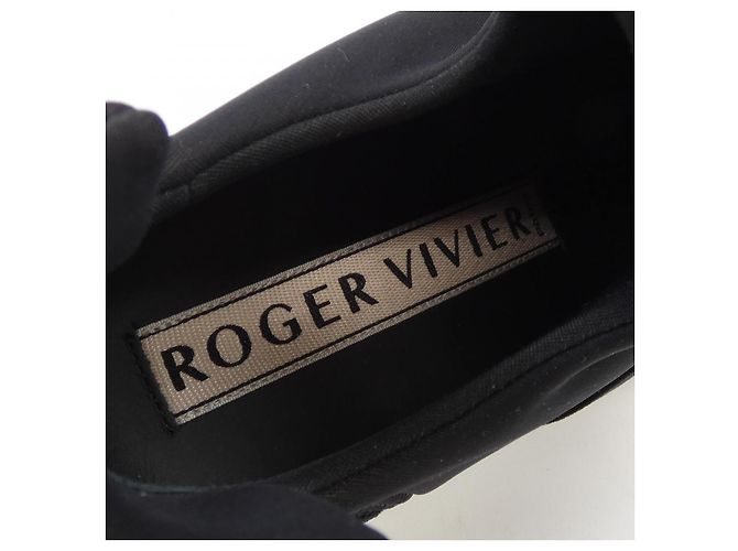 Sneakers Viv Run di Roger Vivier Nero - vista 6