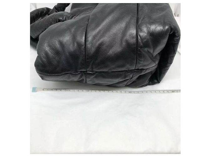 Chanel Coco Cocoon Tote Bag aus schwarzem, gestepptem Lammleder. - Ansicht 6