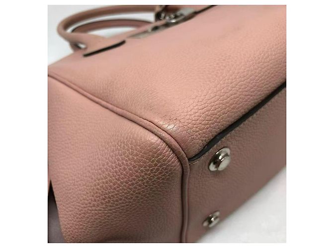 Borsa Louis Vuitton Milla PM in pelle di vitello rosa. - vista 2