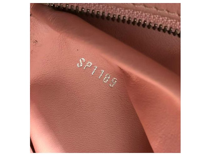 Borsa Louis Vuitton Milla PM in pelle di vitello rosa. - vista 8