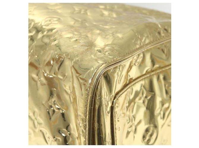 Borsa Keepall Louis Vuitton Monogram Miroir PVC 55 D'oro - vista 7