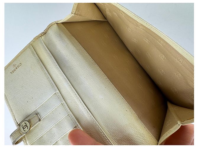Vintage Chanel Leather Wallet White - view 5