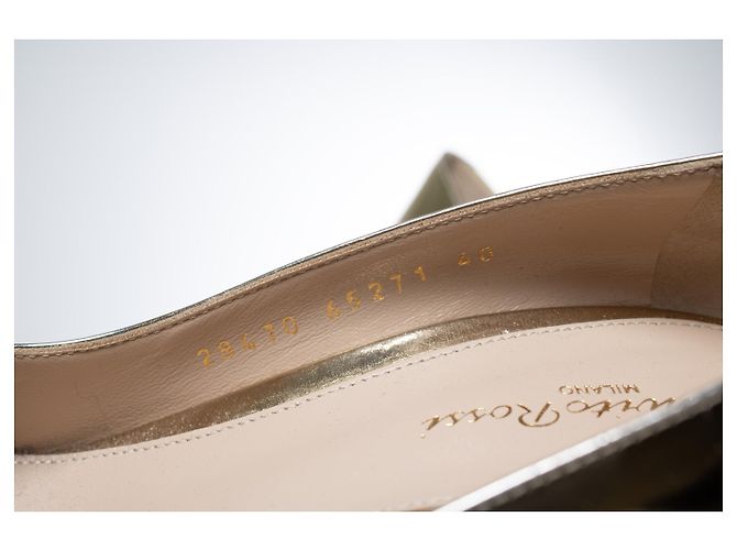Gianvito Rossi, décolleté in pelle specchiata dorata D'oro - vista 10