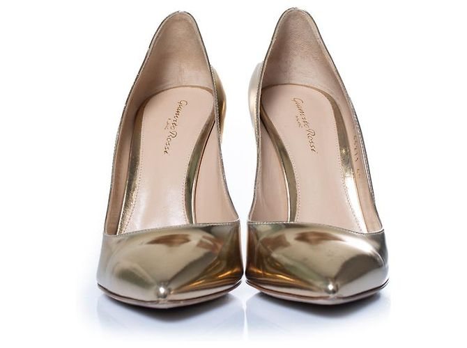 Gianvito Rossi, décolleté in pelle specchiata dorata D'oro - vista 7