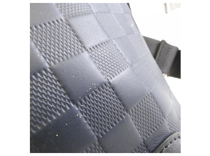 Messenger PM Discovery Damier Infini Louis Vuitton Nero - vista 5
