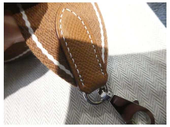 nova alça Hermès nunca usada em lona dourada comprimento 90cms Castanho claro - vista 7