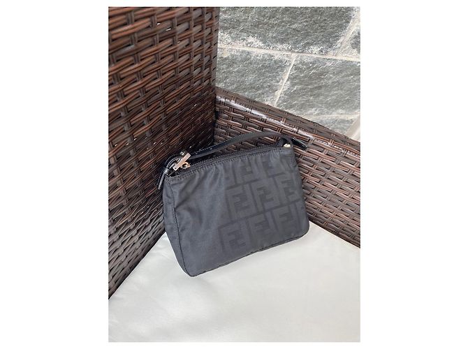 Borsa Fendi Baguette Mini Nera in Tessuto Nero - vista 2