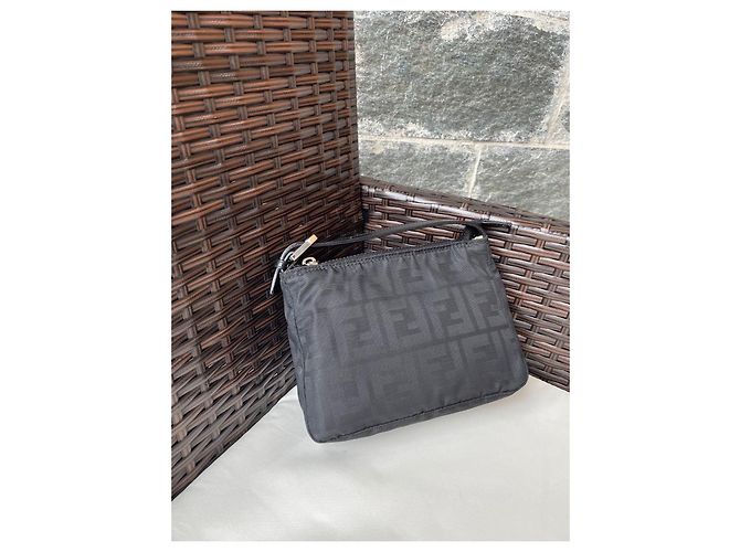 Borsa Fendi Baguette Mini Nera in Tessuto Nero - vista 3