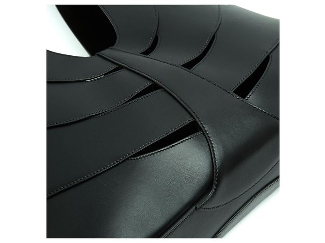 Bolsa Delta de Couro Preto Alaïa 2024 Como Nova com Pano de Poeira - vista 6