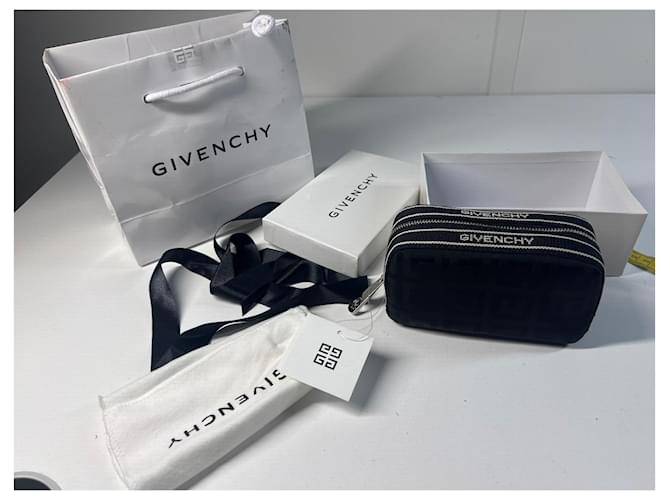 Pochette Givenchy - vista 3