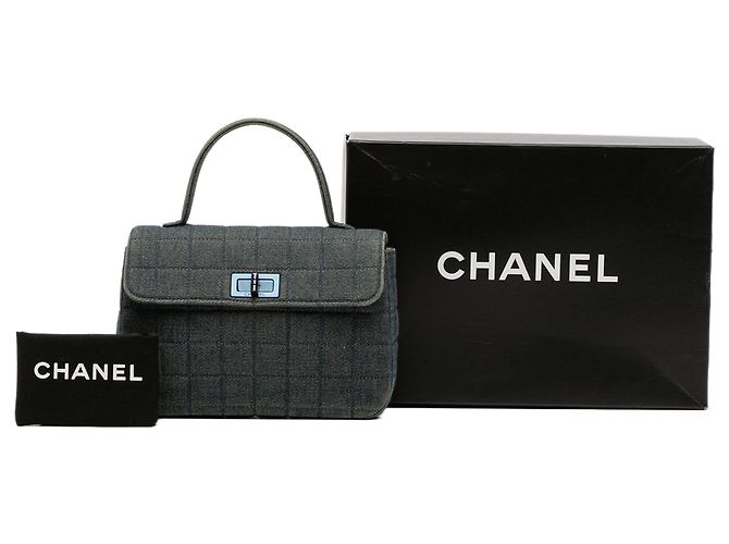 Chanel Blue Reissue 2.55 Borsa a tracolla in denim cioccolato con manico superiore - vista 12