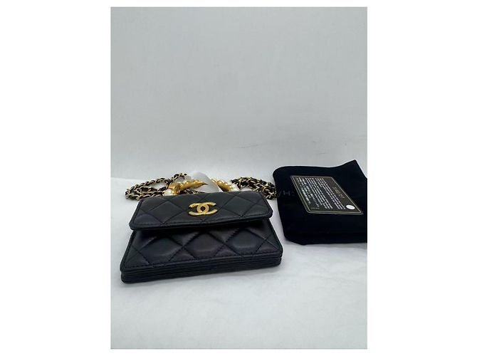 Chanel Clutch aus gestepptem Lammleder mit Perlenkrone Schwarz - Ansicht 4