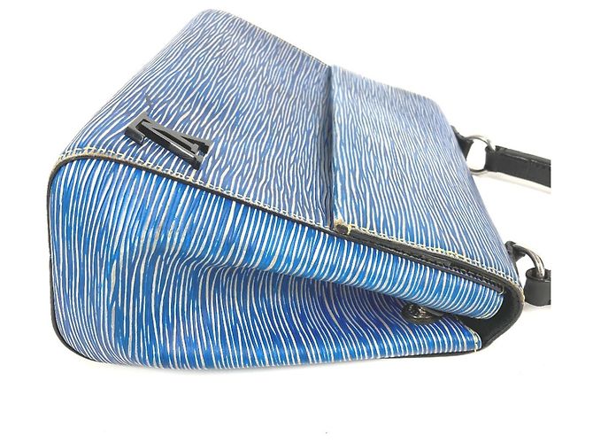 Borsa Cluny BB in denim Epi di LOUIS VUITTON Blu - vista 17
