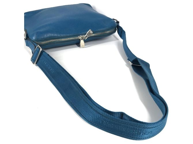 Bolso Mensajero PM Taiga Grigori Louis Vuitton Azul - vista 10