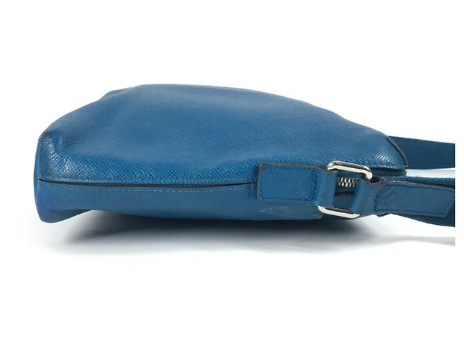 Bolso Mensajero PM Taiga Grigori Louis Vuitton Azul - vista 3