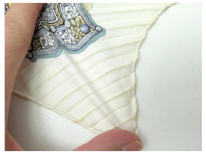 Aline Hermès RARE SCIARPA PLEAT HERMES LA DONNA CON SUOLE DI VENTO + ANELLO BOLDUC Multicolore - vista 10