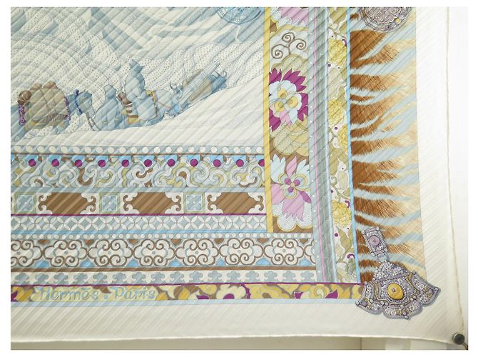 Aline Hermès RARE SCIARPA PLEAT HERMES LA DONNA CON SUOLE DI VENTO + ANELLO BOLDUC Multicolore - vista 5