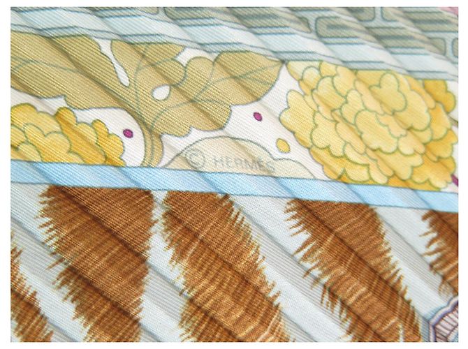 Aline Hermès RARE SCIARPA PLEAT HERMES LA DONNA CON SUOLE DI VENTO + ANELLO BOLDUC Multicolore - vista 8