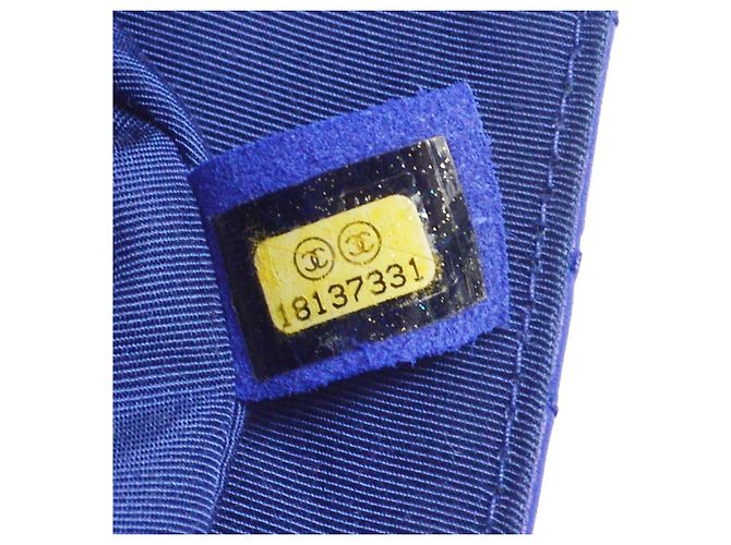 Chanel Hula Hoop Tasche aus gestepptem Lammleder mittel Blau - Ansicht 5