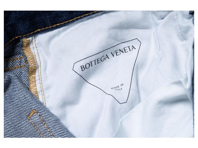 Bottega Veneta, jeans cropped e piegati in blu - vista 6