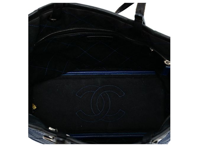 Chanel Blauer gesteppter Kaviar Shopping Fever Tote - Ansicht 4