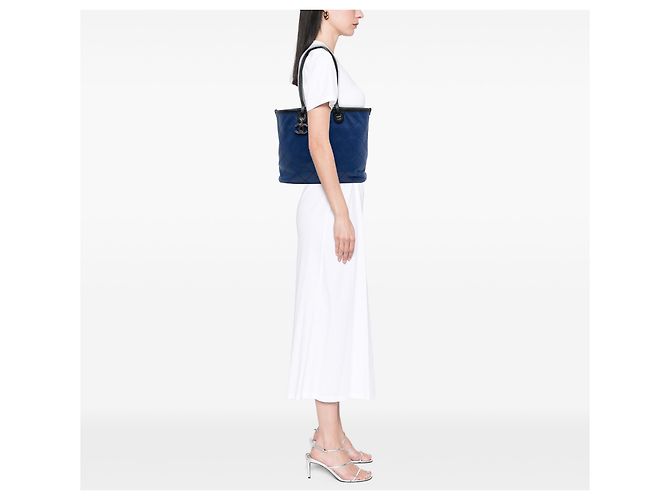 Chanel Blauer gesteppter Kaviar Shopping Fever Tote - Ansicht 7
