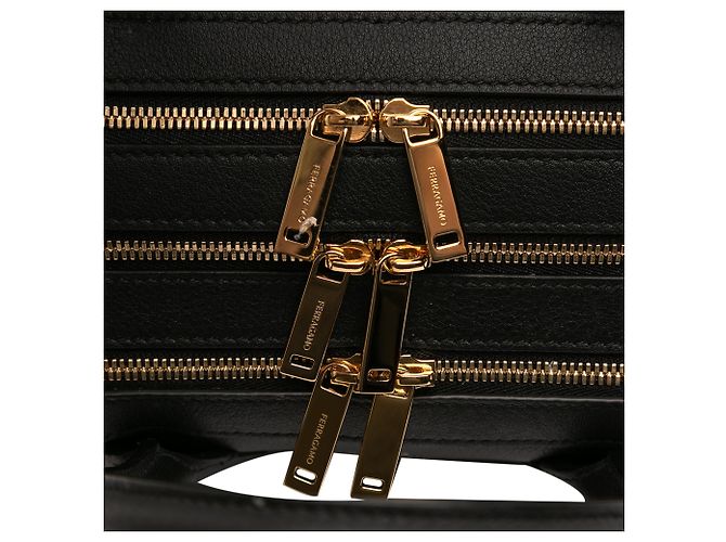 Salvatore Ferragamo Mini borsa in pelle nera Ferragamo Nero - vista 7